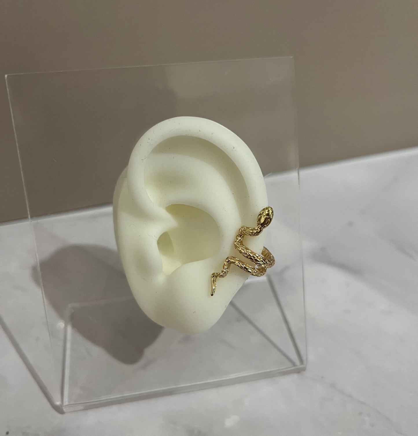 Snake earcuff