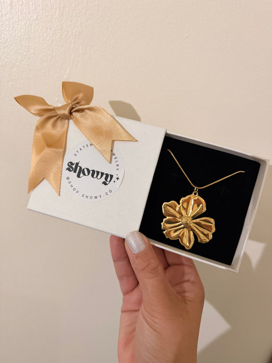 XL Statement flower necklace
