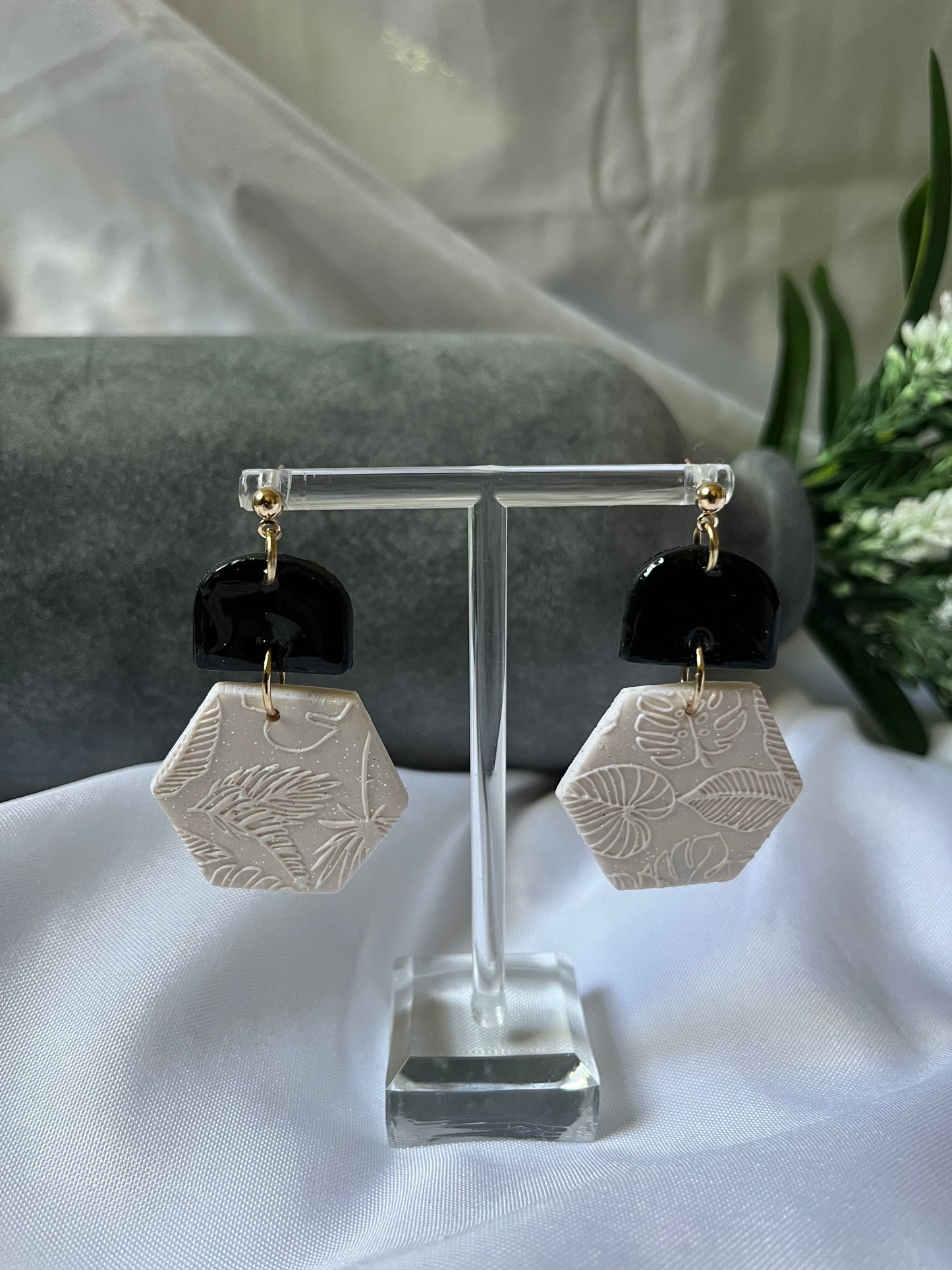 Maiori Dangle earrings