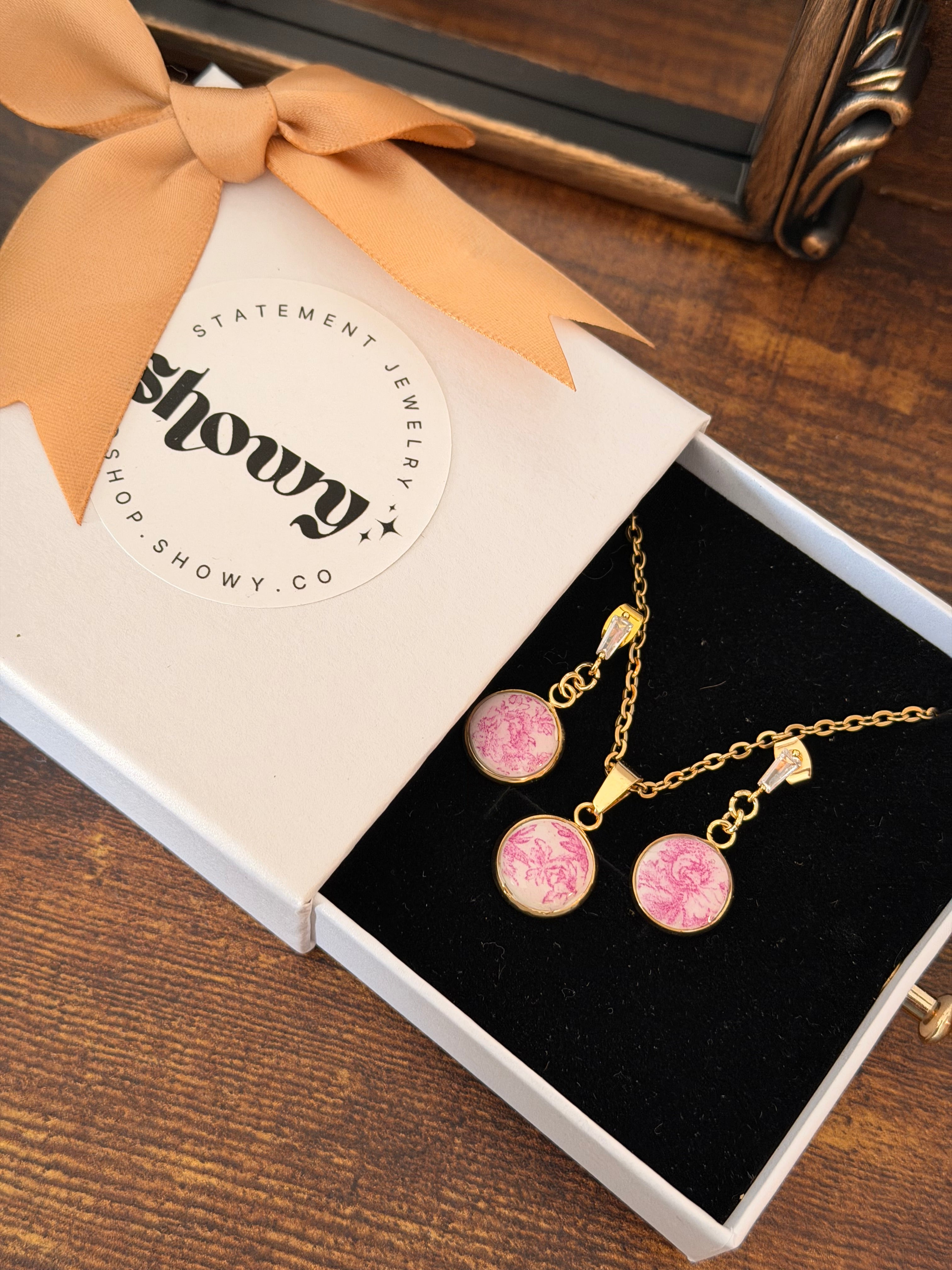 Floral Vintage Set