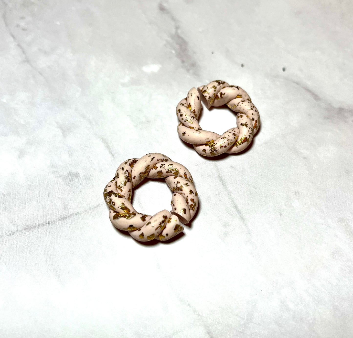 Twisted earcuffs