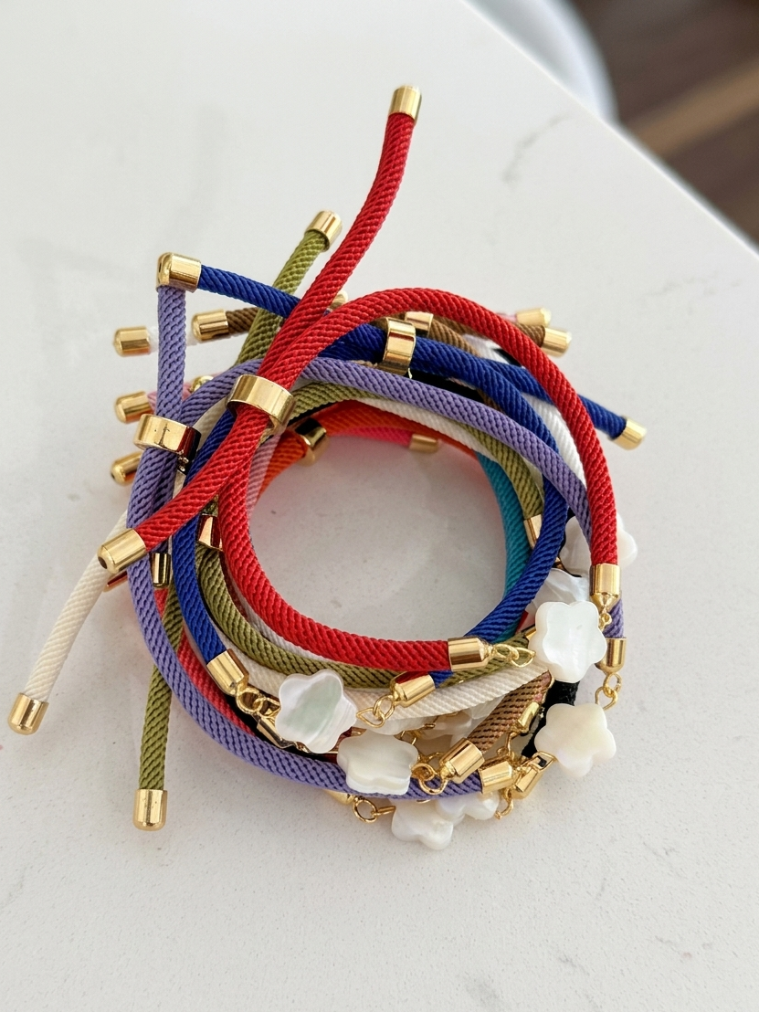 Ajustable bracelets for mom